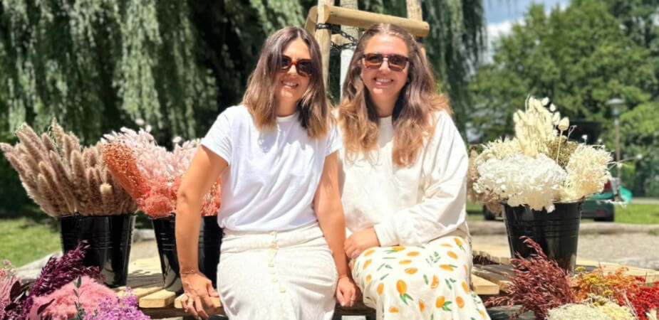 Stephanie und Magdalena bedanken sich bei den Workshopteilnehmerinnen